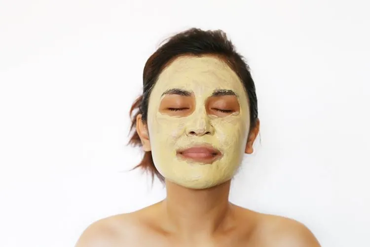 28478 besan face whitening mask application