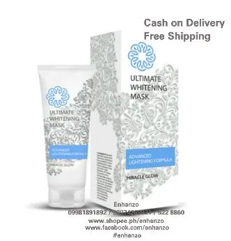 28526 woman applying mask