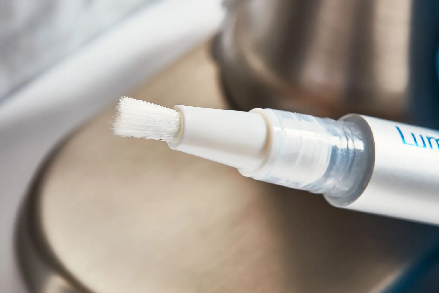 28643 whitening pen application