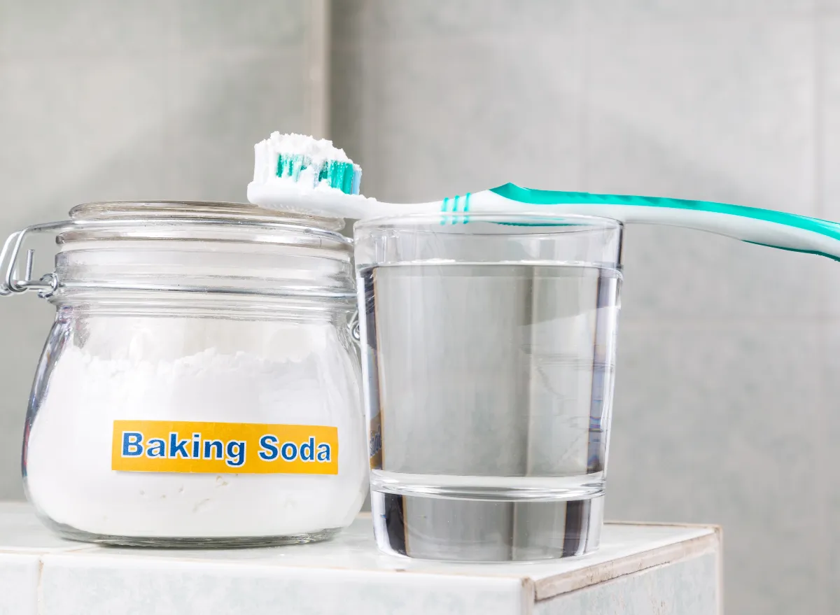 /img/28700-baking-soda-consistent-results.webp